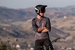 Giant's New Realm MIPS Moto-Inspired Helmet - Pond Beaver 2021