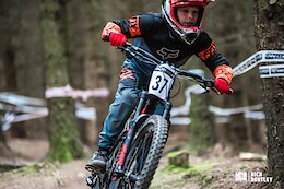 Noah Killeen one of the riders riding in both races this weekend finishing 6th today in the  13-14 boys. a really top effort considering the big fall he took the day before at the bottom of the drop section.