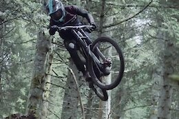 Video: Rapid DH Bike Shredding on Slippery Trails