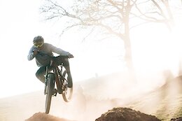 Video: Joel Anderson, Matt Roe &amp; More Rip Dusty eMTB Laps
