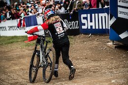 Vali Holl lost it in the last turn and was left to run over the line. She's on the pace and just needs to be patient. Her time is coming.