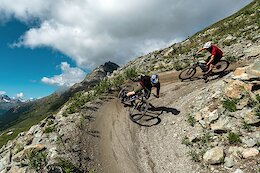 Video: Loic Bruni &amp; Claudio Caluori Shred Alpine Trails in Engadin