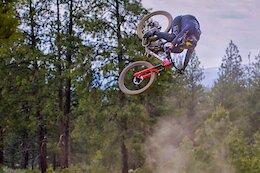 Video: Dusty Wygle Takes a Rental Bike for a Spin Around Bend, Oregon with Cam McCaul &amp; Kyle Jameson
