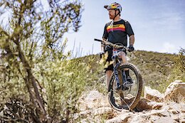 Thor Releases Fall 2022 MTB Apparel Line, Announces Partnership with Aaron Gwin