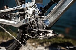 Gamux Reveal Updated Prototype Machined Gearbox DH Bike