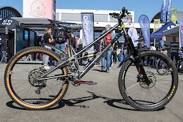 Bike Check: Insanityofgravity's Titanium, Ultra High Pivot Freeride Bike