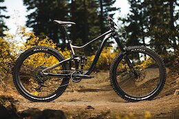 First Look: The 2022 Giant Trance X Keeps the Fun Alive with 27.5" Wheels