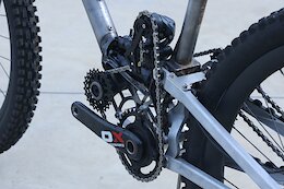 First Look &amp; Interview: Trinity's Honda-Inspired Frame-Mounted Derailleur Drivetrain
