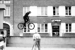 Video: Trials Riding in the Streets of Sweden