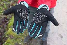 The Good, The Bad, & The Ugly: Pinkbike Editors’ Favorite Winter Riding Gloves