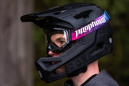 Review: 7iDP Project 23 Carbon Helmet