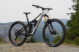 Review: The 2022 Canyon Strive is Longer, Slacker, &amp; Still Has a Shapeshifter