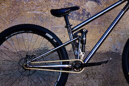 The Zoceli Nanetro is a Slopestyle Bike with a Unique Suspension Design