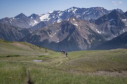 Video: Backcountry Biking in British Columbia's Photogenic South Chilcotin Mountains