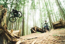 Video: Remy Metailler Helps his Friend Prepare for Their First Enduro Race