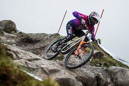 Video: Puzzling in the Pits of Fort William with Fox's Top Athletes