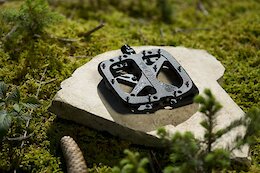 SQlab's 50X Flat Pedals Come in 3 Axle Lengths