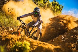 Video: Theo Erlangsen Goes Dust Farming in Cape Town South Africa