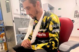 Sam Hill Injures his Shoulder at Crankworx Cairns 2022