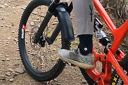 Spotted: A New RockShox Vivid Air Shock?