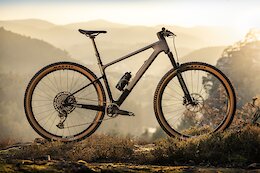 The 2023 Focus Raven Carbon Hardtail Has In-Frame Storage