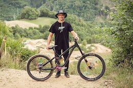 Szymon Godziek Signs for Reverse Components