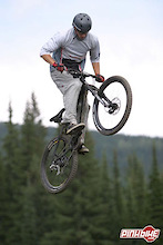 Mike Kinrade Signs With Devinci