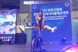 Slack Randoms: Indoor Cycle Gymnastics, History of Mondraker DH Race Bikes & More