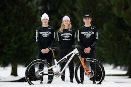 Andréane Lanthier Nadeau &amp; Elliot Jamieson Sign for Commencal x 7mesh