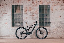 First Look: Cube AMS Hybrid One44