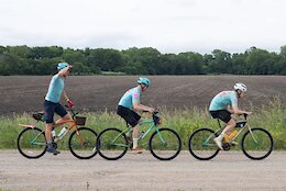 These Guys Finished the 200 Mile Unbound Gravel on Beach Cruisers from Walmart