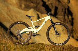 First Look: Lauf Elja XC & Trail Bikes – Single Pivot Suspension & Clearance for 3″ Tires