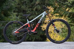 First Ride: Pivot Phoenix – The Downhill Bike with Two Chains