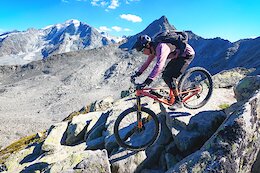 Video: Ludo May & Steve Ude Ride a Challenging Swiss Alps Descent