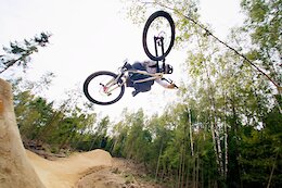 Video: Day & Night Trail Riding with Dawid Czekaj in ‘AM:PM’