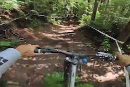 Video: Sam Blenkinsop Chases Tuhoto-Ariki Pene at the New Zealand Downhill National Championships 2025