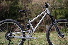 First Look: The Monoral RS – A 3D-Printed Aluminum VPP Enduro Bike