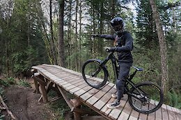 Video: Remy Metailler Rides The Trails of Mount Tzouhalem with Dean Tennant