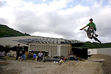 Hawaiian Gravel Jumps - Winter time in Hawaii