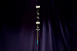 Formula Selva S Fork Updated With Low-Progression Air Spring
