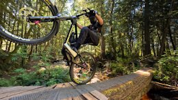 Video: Rémy Métailler Rides the Sunshine Coast with Forrest Riesco