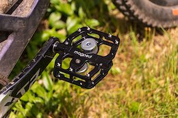 Review: Magped’s Magnetic Flat Pedals Attempt to Bridge the Gap