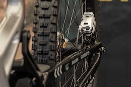 Spotted: New Shimano Saint Caliper on Santa Cruz Syndicate V10s