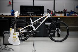 Production Privée Releases Limited Edition RideCaster Shan 5 Collaboration Bike