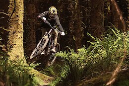 Video: Brendan Fairclough Thrashes the New Inverted Podium Fork