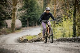 Video: Becci Skelton Everests Dyfi Bike Park for a Good Cause