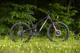 First Ride: Propain Hugene CF 3 – Deliberately Niche