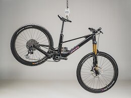 First Look: Unno Mith Factory Feather Edition – The Lightest Full-Power eMTB?
