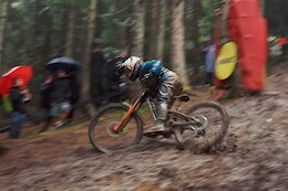 Video: Practice Day Carnage from the 2025 Les Gets DH World Cup