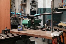 Tested: Are Compliant MTB Handlebars Better at Damping Vibrations?